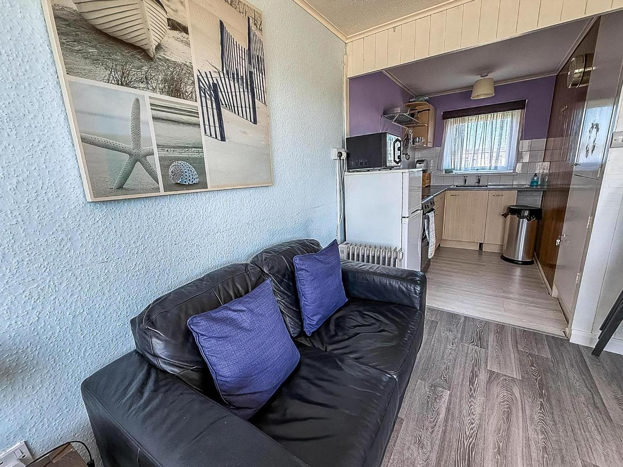 Lovely 4 Berth Chalet For Hire At California Sands In Norfolk Ref 52350Cs Scratby Extérieur photo